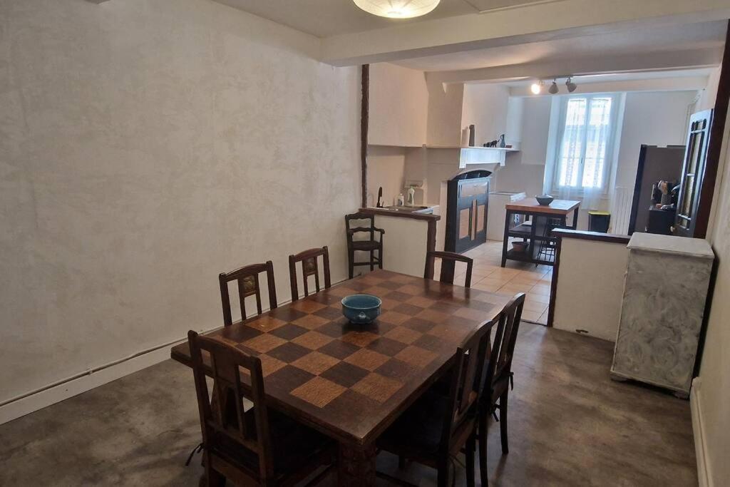 Chambre Dans Maison De Ville - 2 Personnes โอโลรง-แซ็ง-มารี ภายนอก รูปภาพ